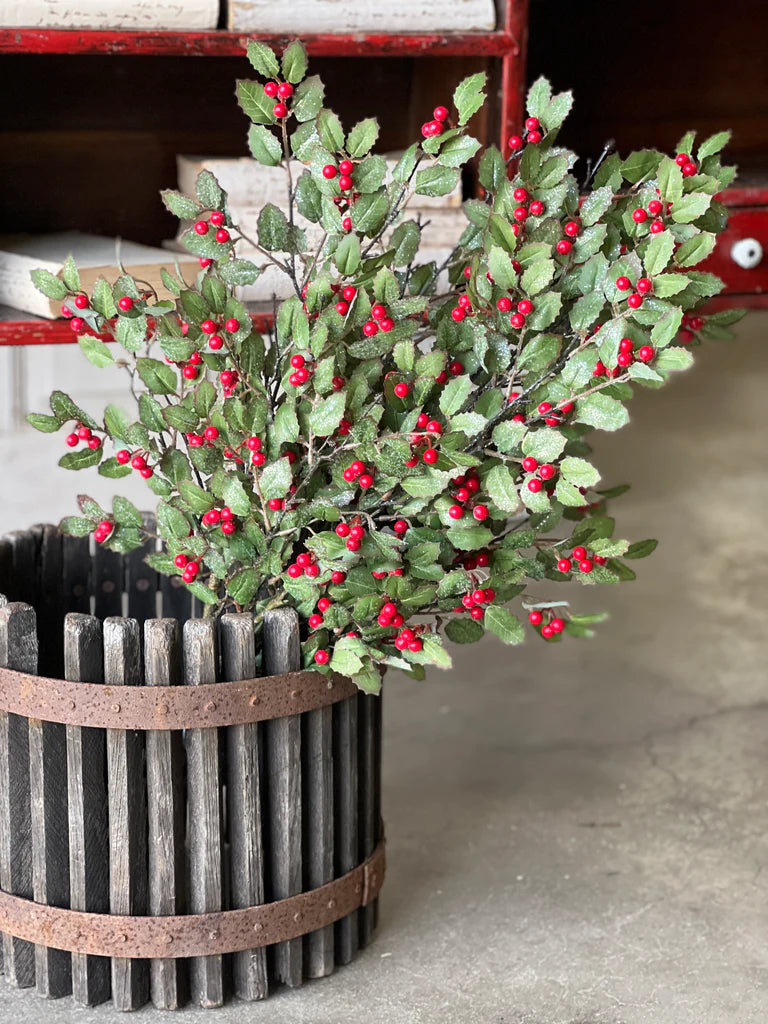 Holly Spray with Berry | 30"