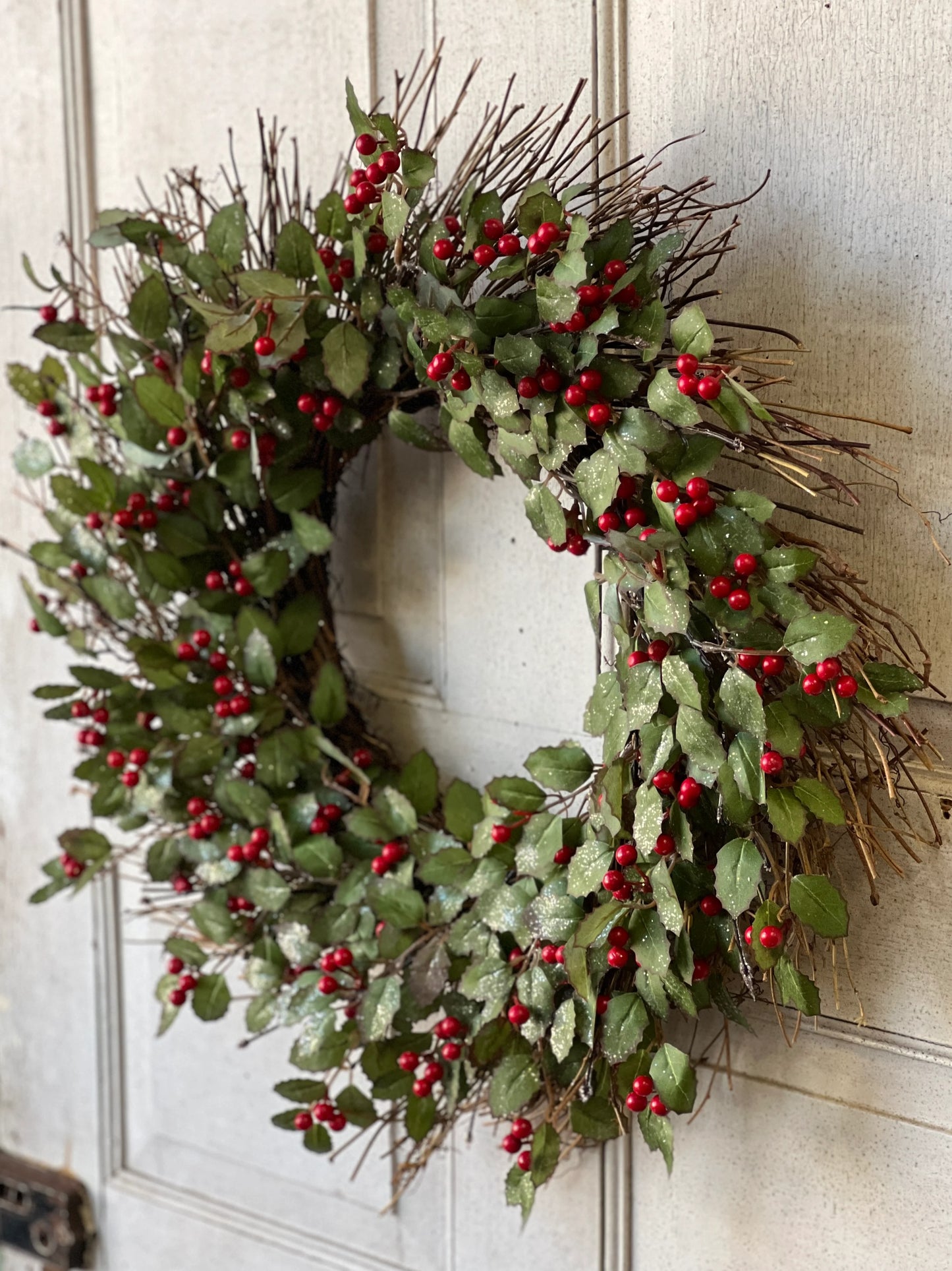 Holly Berry Wreath | 22"