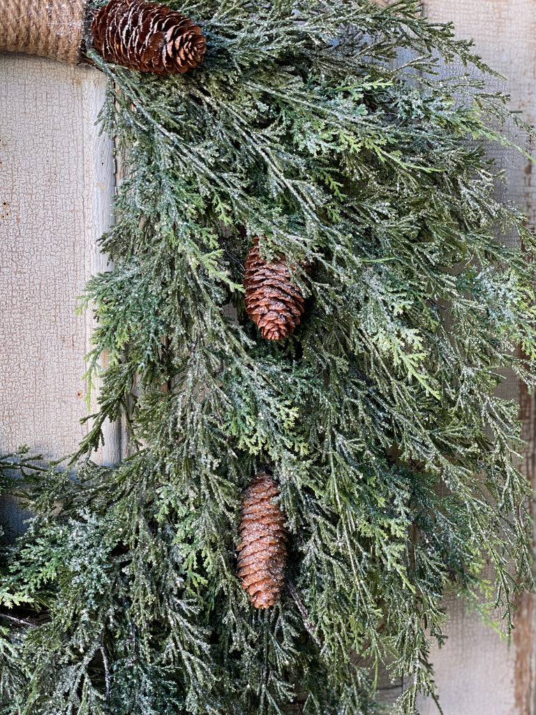 Silver Thread Cedar Wreath | 28"
