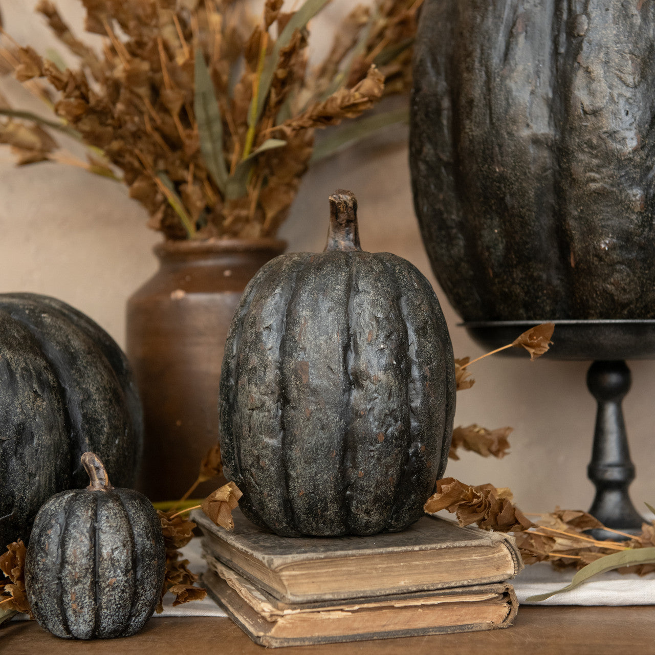 Black Tall Pumpkin 7.5"