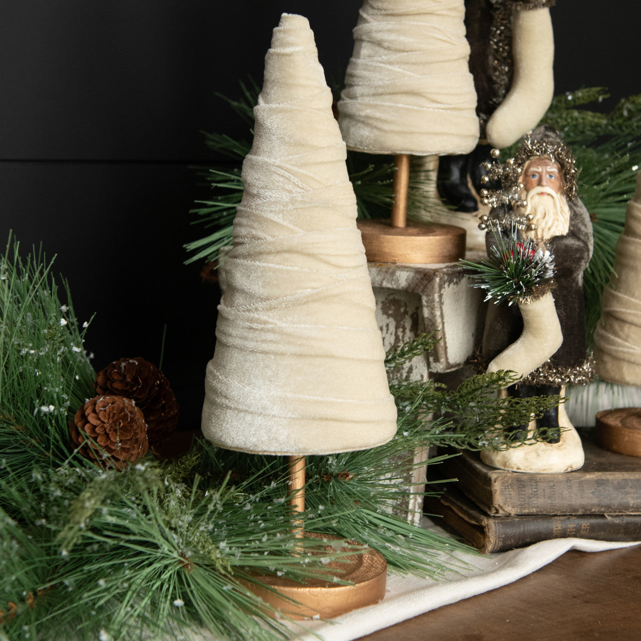 Oatmeal Velvet Tree