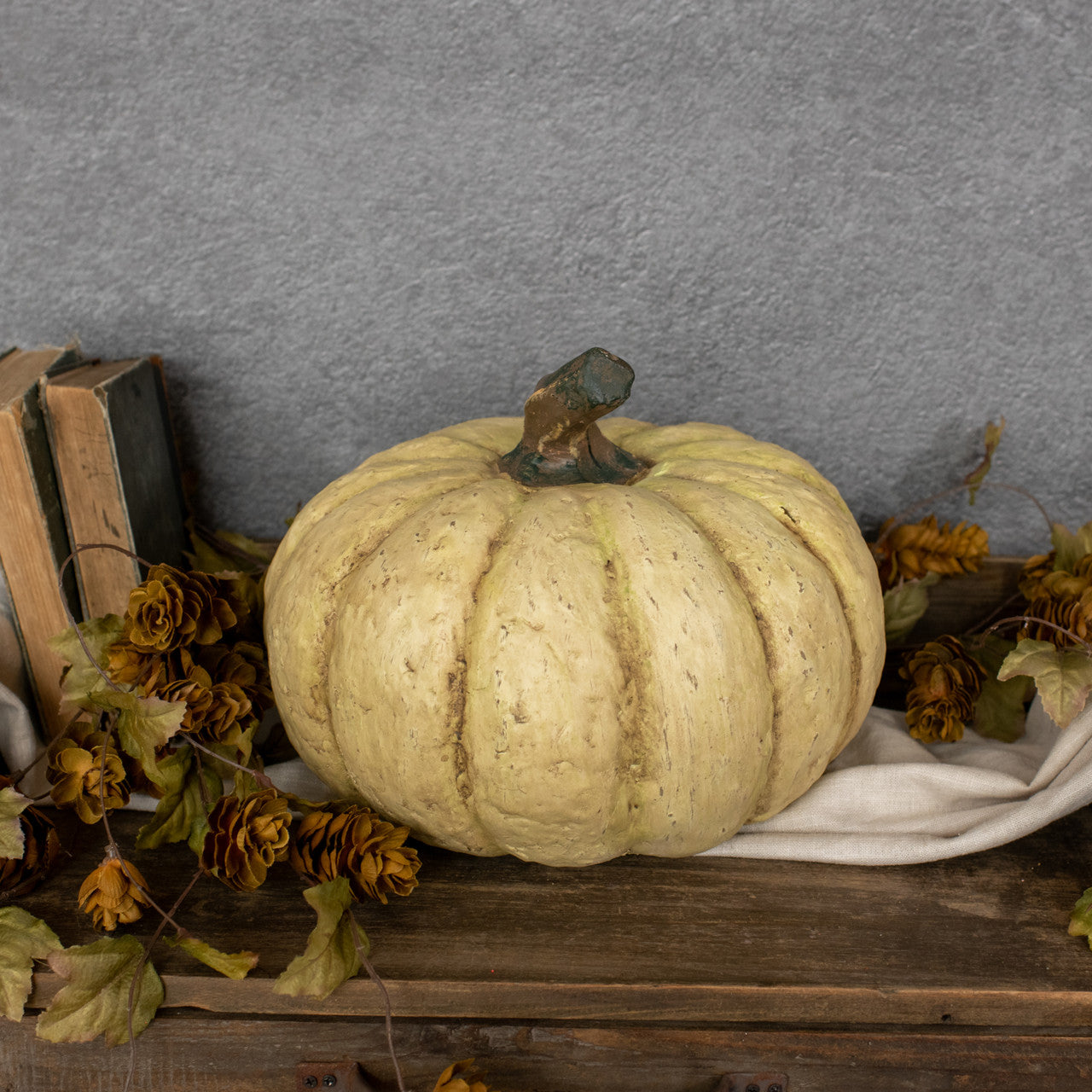 White Short Pumpkin 5.75"