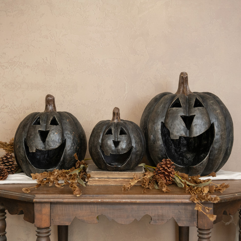 Black Big Mouth Pumpkin | 8"