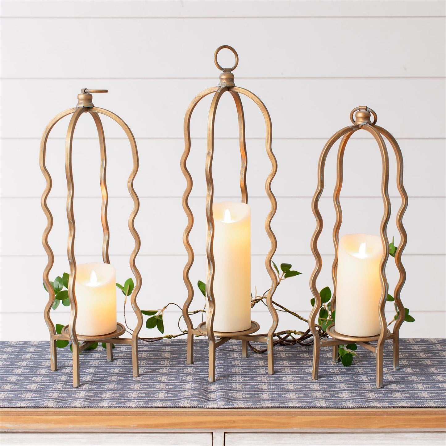 Wavy Cage Gold Candle Holder