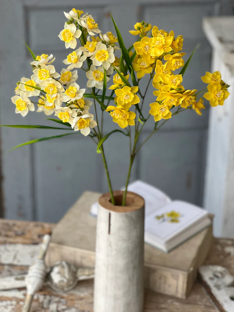 Daffodil Lane Spray | 31.5"