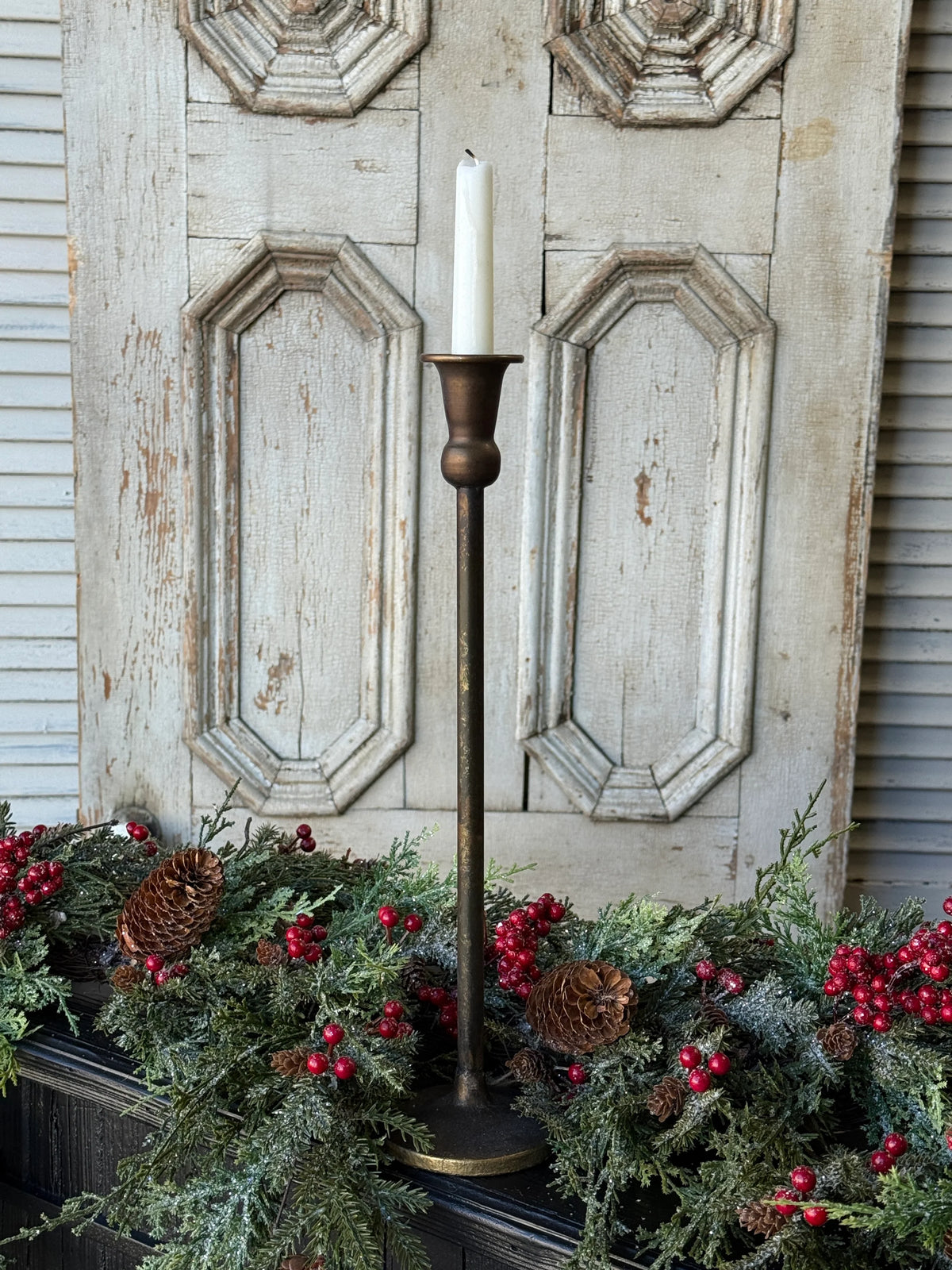 Antique Brass Maglia Holder | 15"
