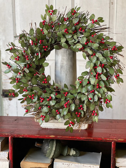 Holly Berry Wreath | 22"