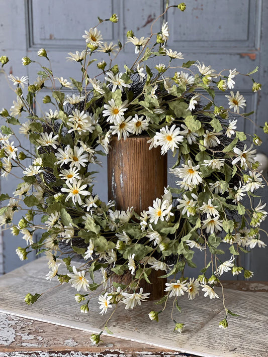 Shasta Showers Wreath | 28"