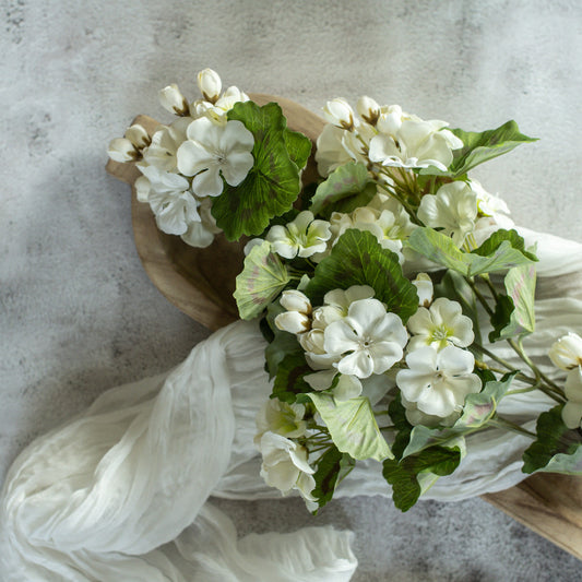 White Geranium Spray | 30"