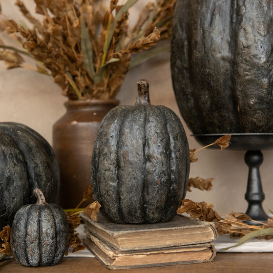 Black Tall Pumpkin 7.5"